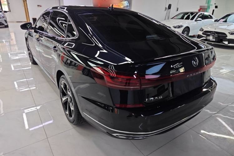 Used Volkswagen Passat 2025 Outstanding Model 380TSI Starry Dragon Edition Exterior 2