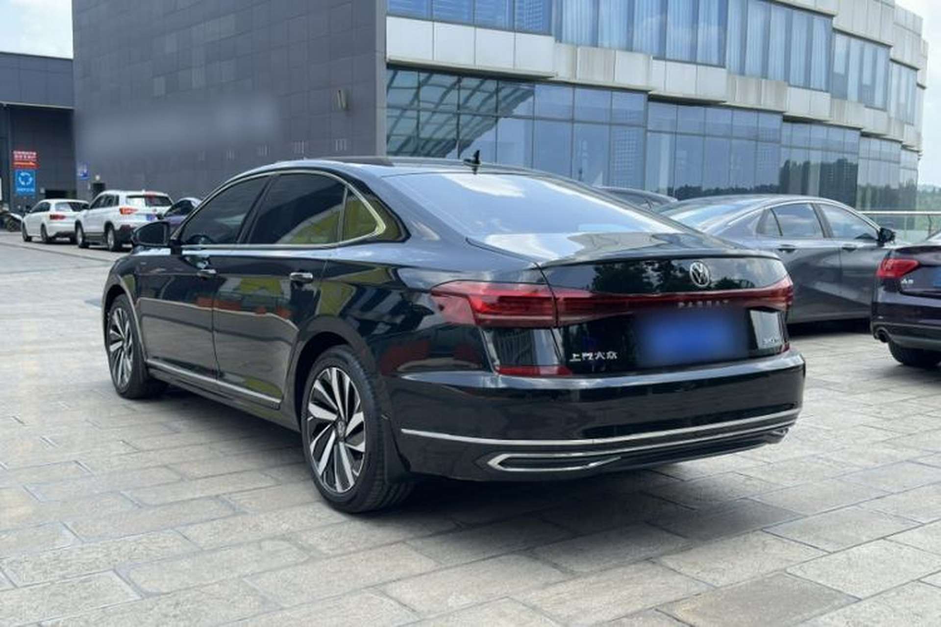 Used Volkswagen Passat 2025 Premium Version 380TSI Dragon Edition Exterior 2
