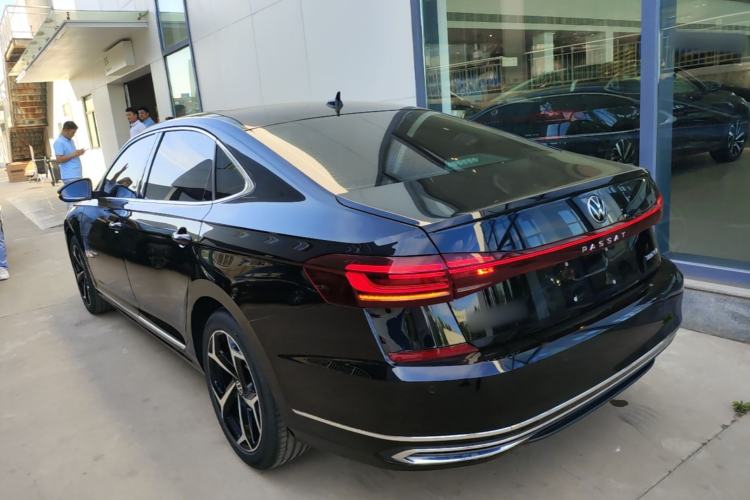 Used Volkswagen Passat 2025 Outstanding Model 380TSI Starry Dragon Edition Exterior 2