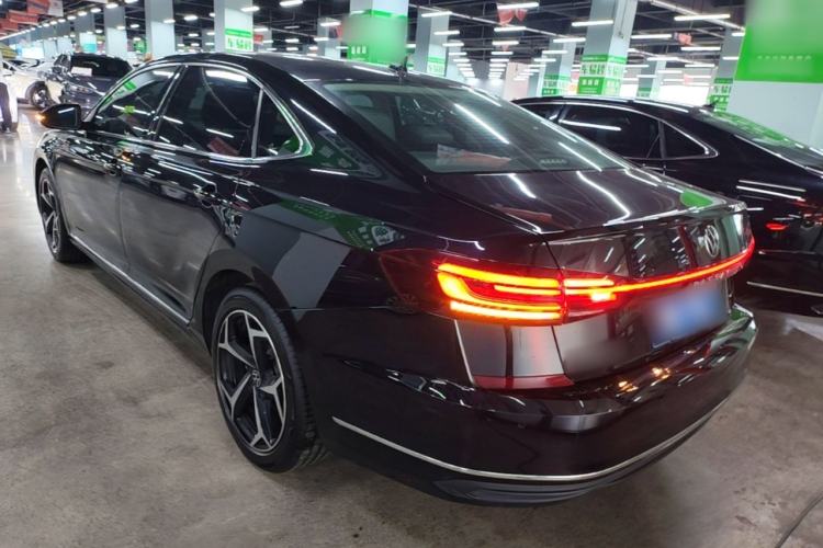 Used Volkswagen Passat 2025 Outstanding Model 330TSI Starry Elite Edition Exterior 2