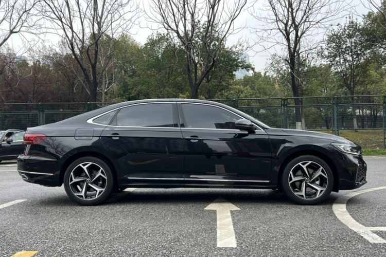 Used Volkswagen Passat 2025 Outstanding Model 380TSI Starry Dragon Edition Exterior 3