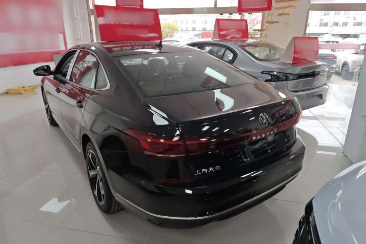 Used Volkswagen Passat 2025 Outstanding Model 330TSI Starry Elite Edition Exterior 3