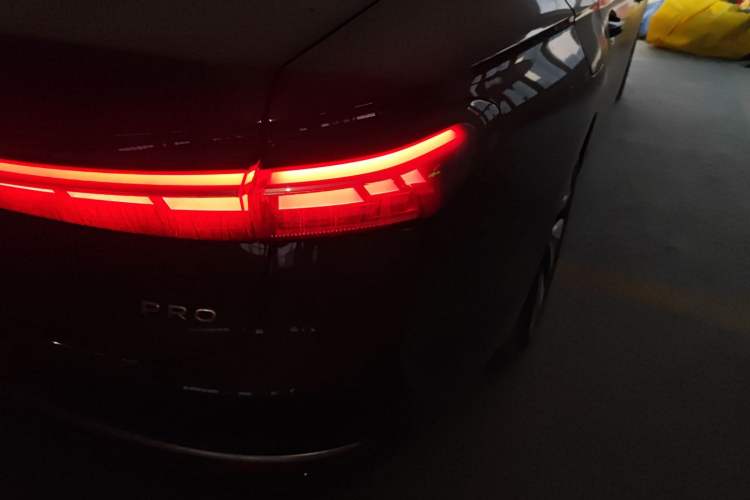 Used Volkswagen Passat 2025 Pro 380TSI Dragon Glory Edition Exterior 3