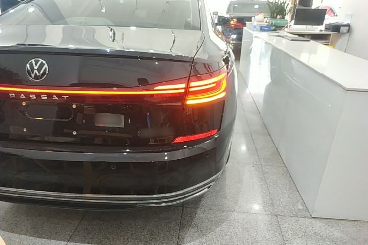 Used Volkswagen Passat 2025 Outstanding Model 380TSI Starry Dragon Edition Exterior 3