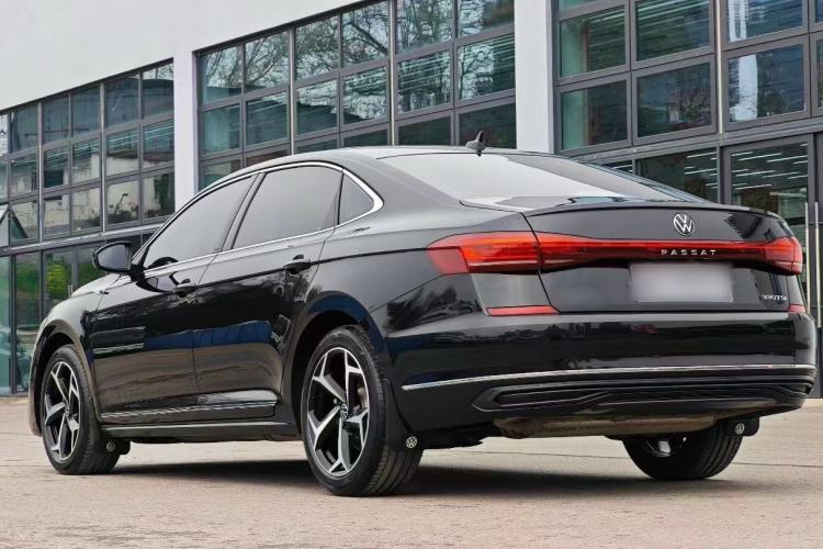 Used Volkswagen Passat 2025 Outstanding Model 330TSI Starry Elite Edition Exterior 3