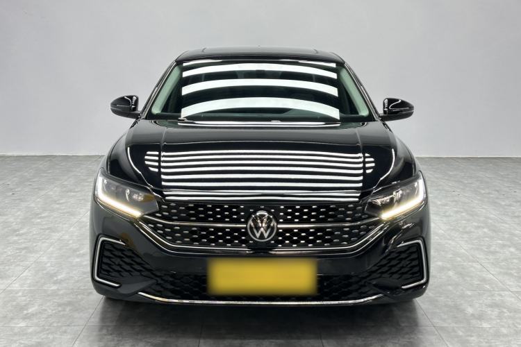 Used Volkswagen Passat 2025 Outstanding Model 380TSI Starry Dragon Edition Exterior 4