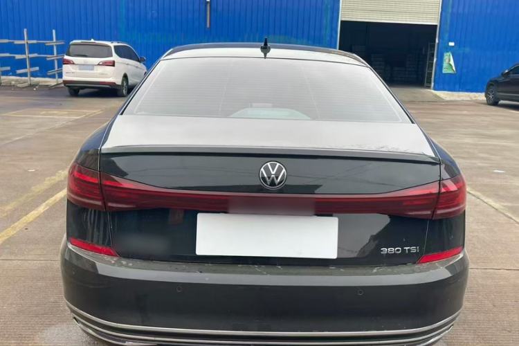 Used Volkswagen Passat 2025 Outstanding Model 380TSI Dragon Glory Edition Exterior 4