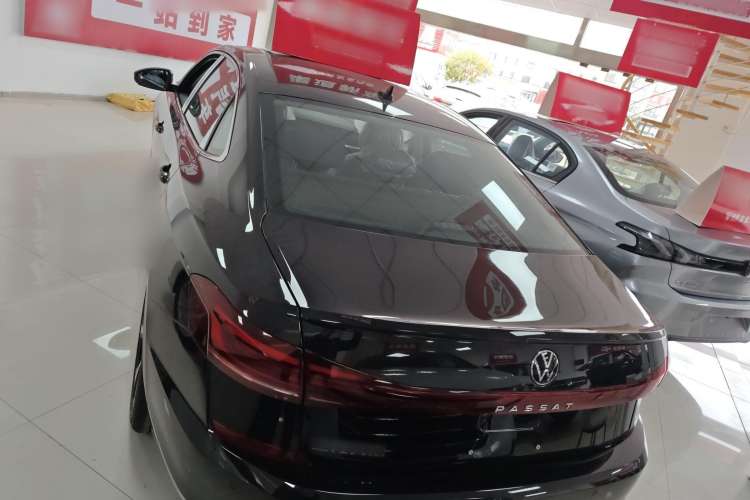Used Volkswagen Passat 2025 Outstanding Model 330TSI Starry Elite Edition Exterior 4