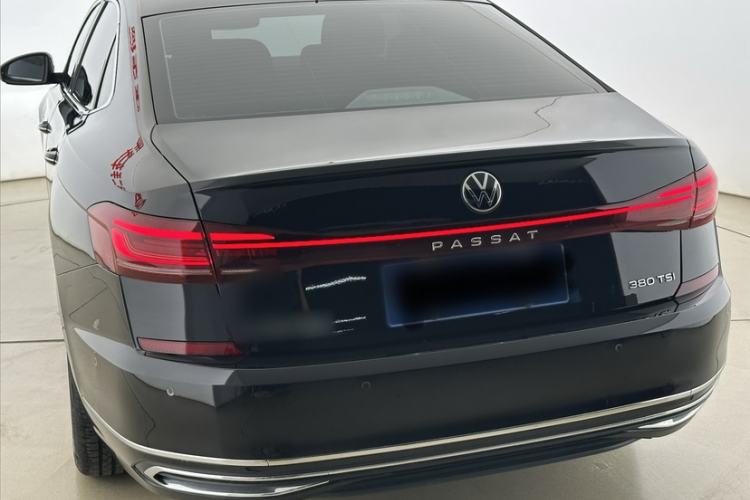 Used Volkswagen Passat 2025 Outstanding Model 380TSI Dragon Glory Edition Exterior 4