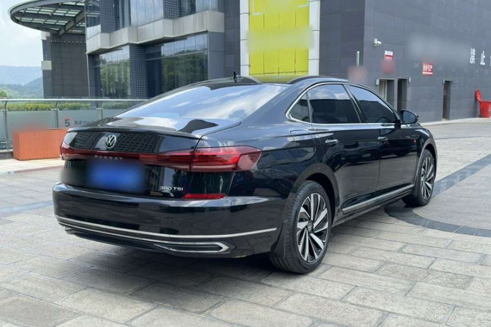Used Volkswagen Passat 2025 Premium Version 380TSI Dragon Edition Exterior 4