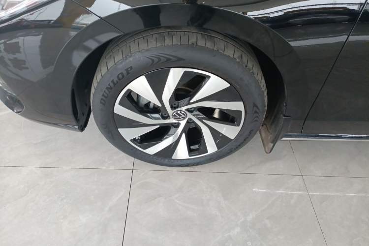 Used Volkswagen Passat 2025 Pro 380TSI Dragon Glory Edition Exterior 4