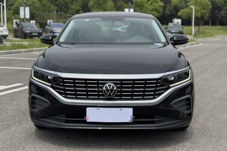 Used Volkswagen Passat 2025 Outstanding Model 280TSI Business Edition Exterior 4