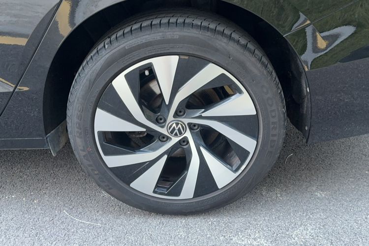 Used Volkswagen Passat 2025 Pro 380TSI Starry Dragon Edition Exterior 4