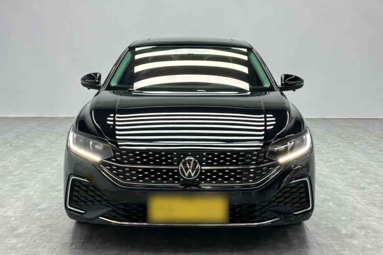 Used Volkswagen Passat 2025 Outstanding Model 380TSI Starry Dragon Edition Exterior 4