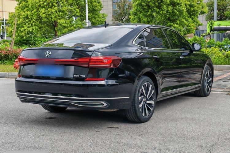 Used Volkswagen Passat 2025 Outstanding Model 380TSI Dragon Glory Edition Exterior 4