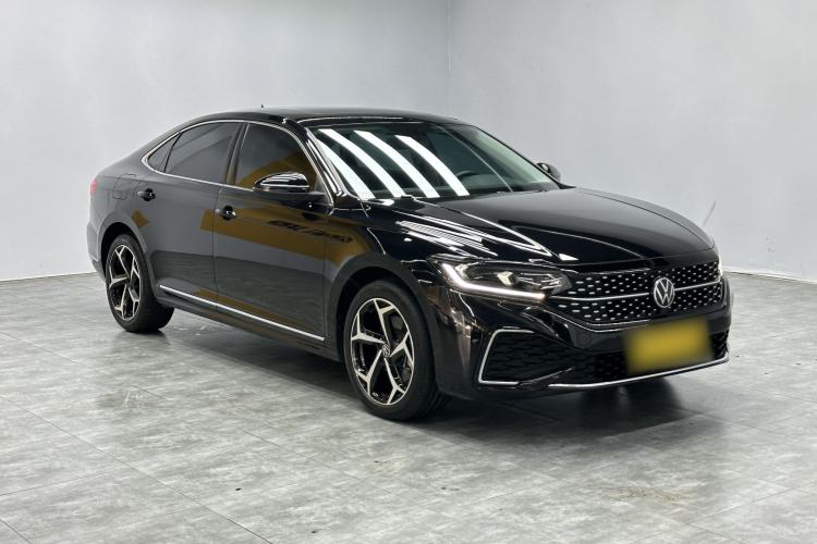Used Volkswagen Passat 2025 Outstanding Model 380TSI Starry Dragon Edition Exterior 5