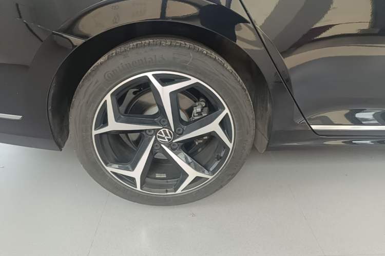 Used Volkswagen Passat 2025 Outstanding Model 380TSI Starry Dragon Glorious Edition Exterior 5