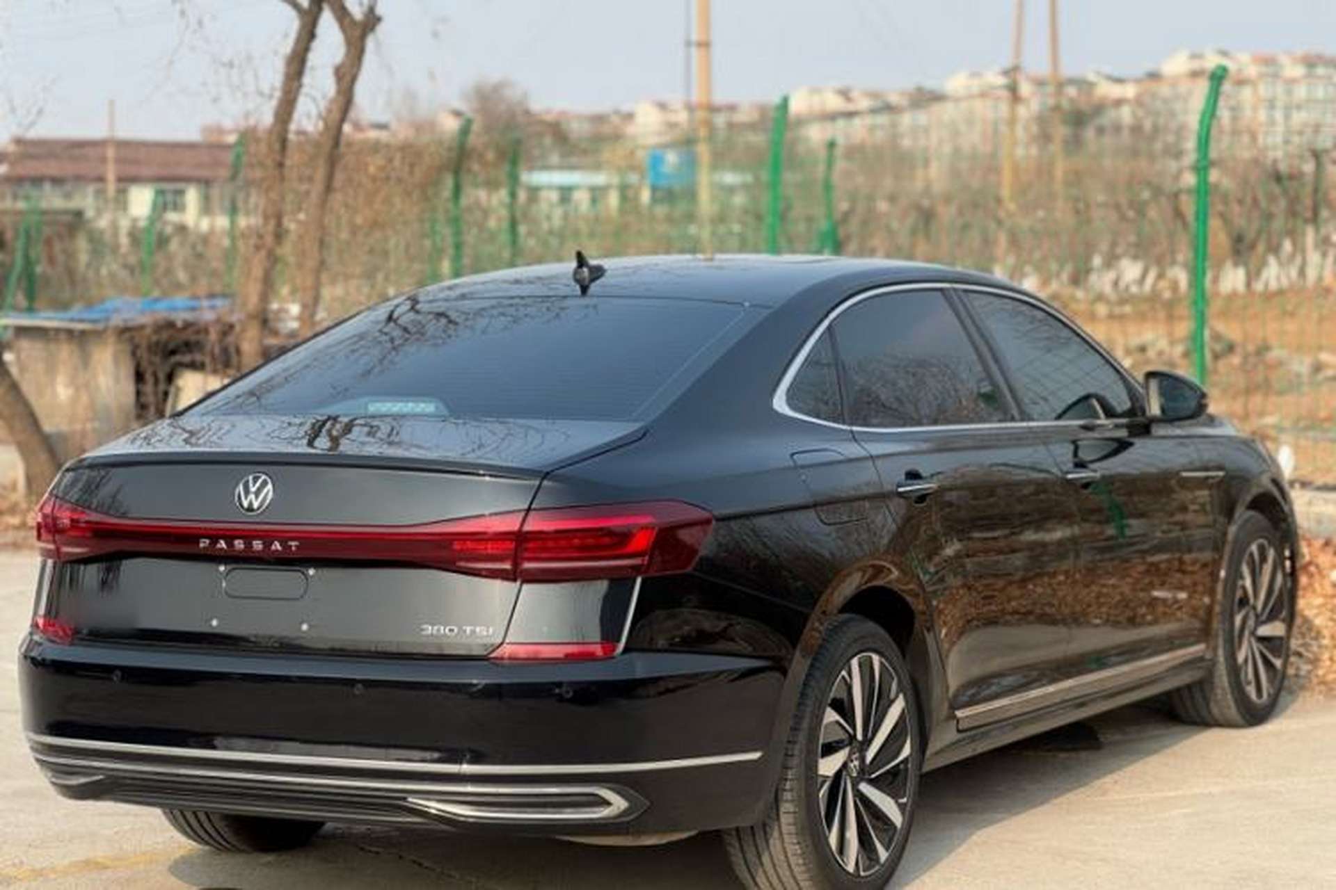 Used Volkswagen Passat 2025 Outstanding Model 380TSI Dragon Glory Edition Exterior 5