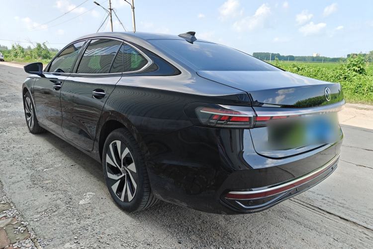 Used Volkswagen Passat 2025 Pro 380TSI Dragon Glory Edition Exterior 5