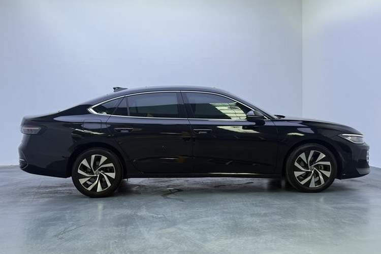 Used Volkswagen Passat 2025 Pro 380TSI Dragon Edition Exterior 5