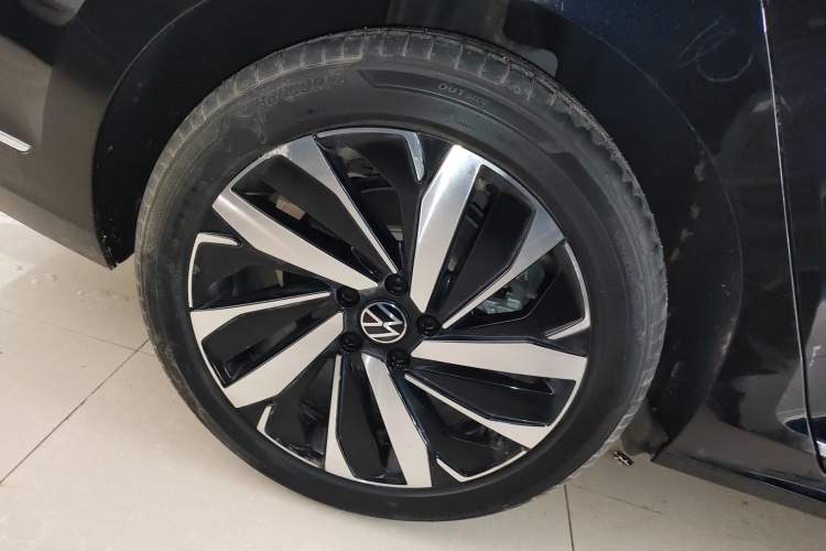 Used Volkswagen Passat 2025 Premium Version 380TSI Dragon Edition Exterior 5