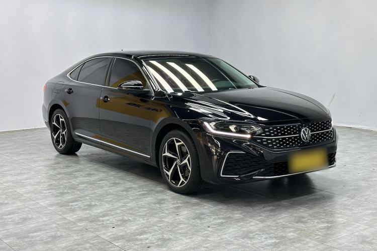 Used Volkswagen Passat 2025 Outstanding Model 380TSI Starry Dragon Edition Exterior 5