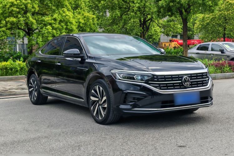 Used Volkswagen Passat 2025 Outstanding Model 380TSI Dragon Glory Edition Exterior 5