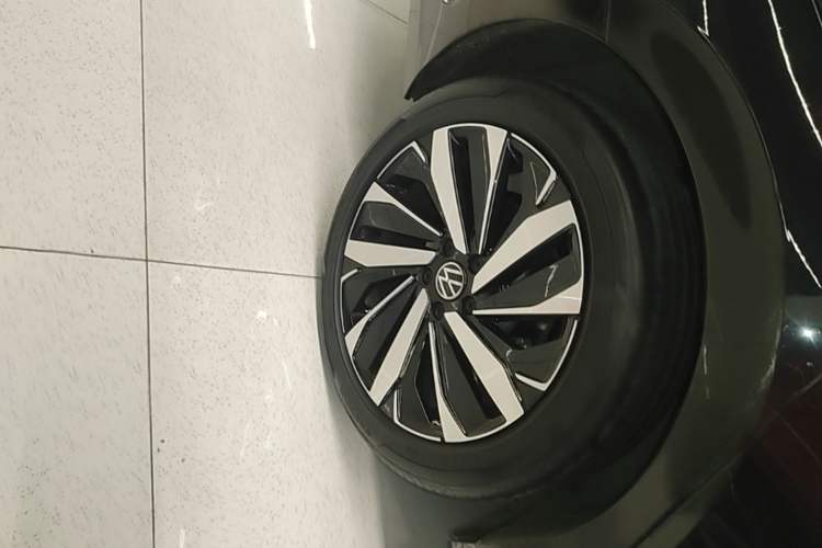 Used Volkswagen Passat 2025 Outstanding Model 380TSI Dragon Glory Edition Exterior 5