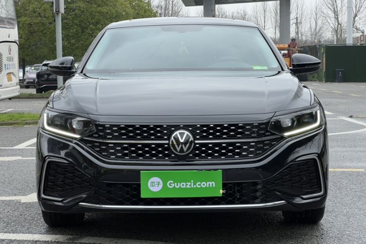 Used Volkswagen Passat 2025 Outstanding Model 380TSI Starry Dragon Edition Exterior 6
