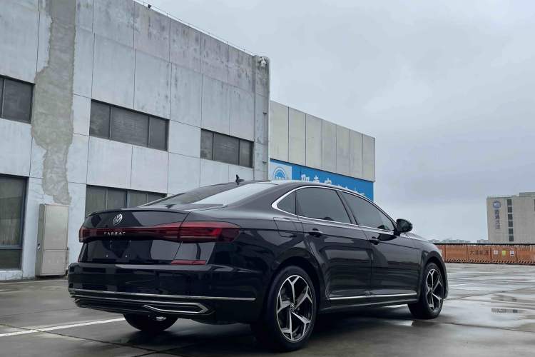 Used Volkswagen Passat 2025 Outstanding Model 380TSI Starry Dragon Edition Exterior 6