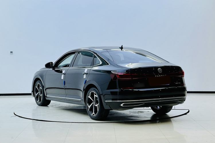 Used Volkswagen Passat 2025 Outstanding Model 380TSI Starry Dragon Edition Exterior 6