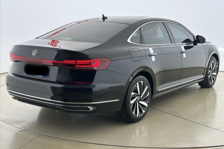 Used Volkswagen Passat 2025 Outstanding Model 380TSI Dragon Glory Edition Exterior 7