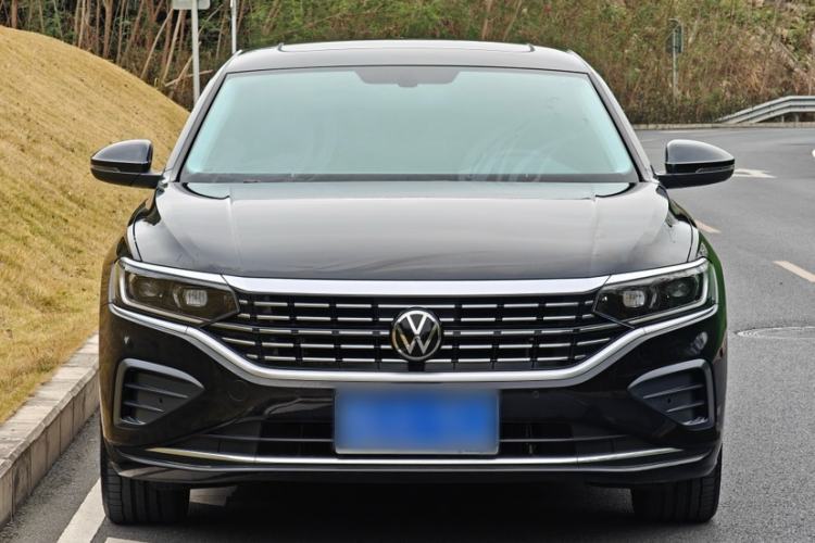 Used Volkswagen Passat 2025 Outstanding Model 330TSI Elite Edition Exterior 7