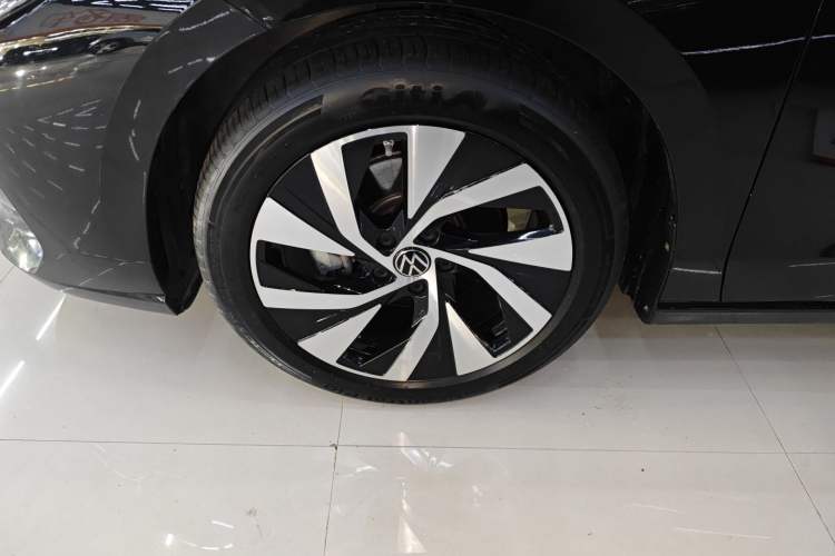 Used Volkswagen Passat 2025 Pro 380TSI Dragon Glory Edition Exterior 7