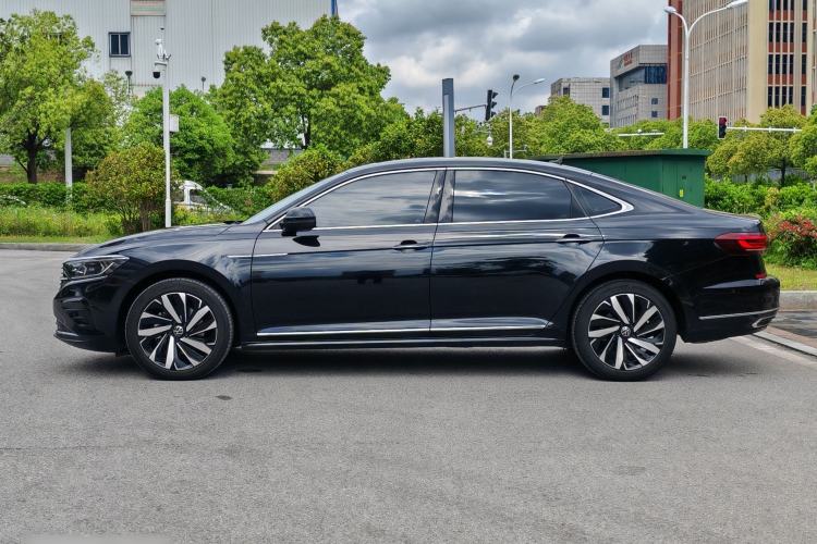 Used Volkswagen Passat 2025 Outstanding Model 380TSI Dragon Glory Edition Exterior 7
