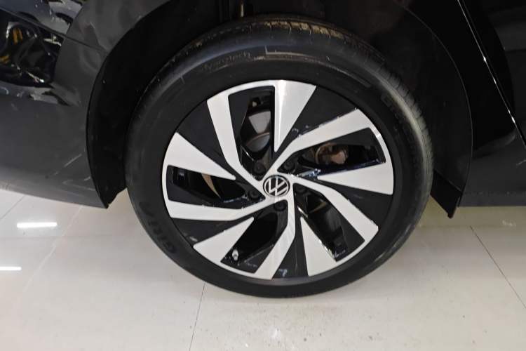 Used Volkswagen Passat 2025 Pro 380TSI Dragon Glory Edition Exterior 8