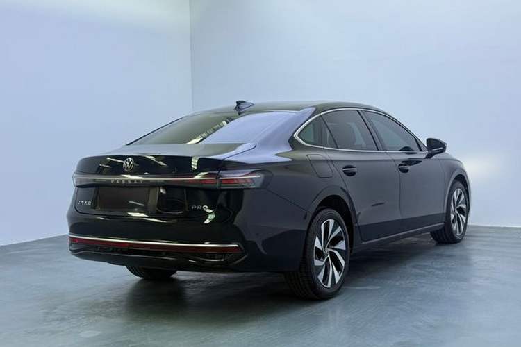Used Volkswagen Passat 2025 Pro 380TSI Dragon Edition Exterior 8