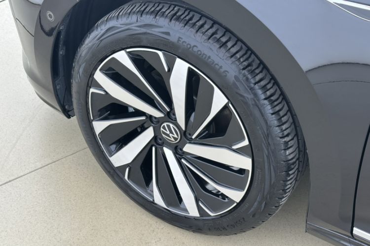 Used Volkswagen Passat 2025 Outstanding Model 380TSI Dragon Glory Edition Exterior 9