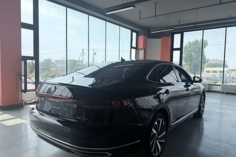 Used Volkswagen Passat 2025 Premium Version 380TSI Dragon Edition Exterior 9