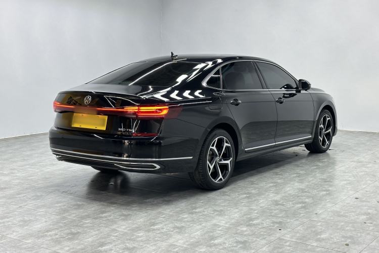 Used Volkswagen Passat 2025 Outstanding Model 380TSI Starry Dragon Edition Exterior 9