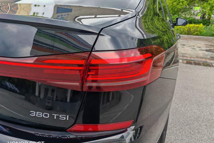Used Volkswagen Passat 2025 Outstanding Model 380TSI Dragon Glory Edition Exterior 9