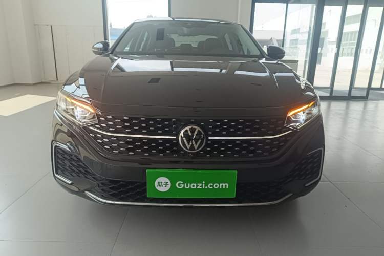 Used Volkswagen Passat 2025 Outstanding Model 380TSI Starry Dragon Glorious Edition Front