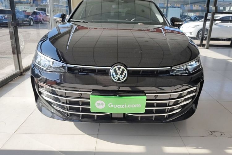 Used Volkswagen Passat 2025 Pro 380TSI Dragon Glory Edition Front