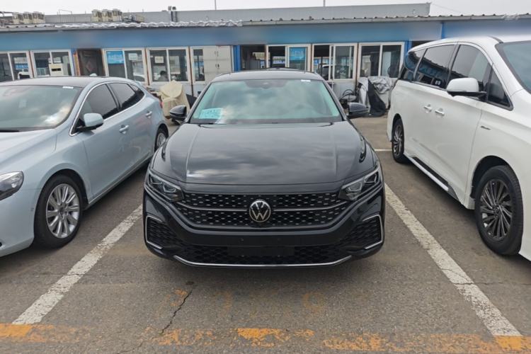 Used Volkswagen Passat 2025 Outstanding Model 380TSI Starry Dragon Glorious Edition Front
