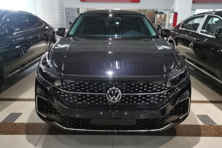 Used Volkswagen Passat 2025 Outstanding Model 330TSI Starry Elite Edition Front