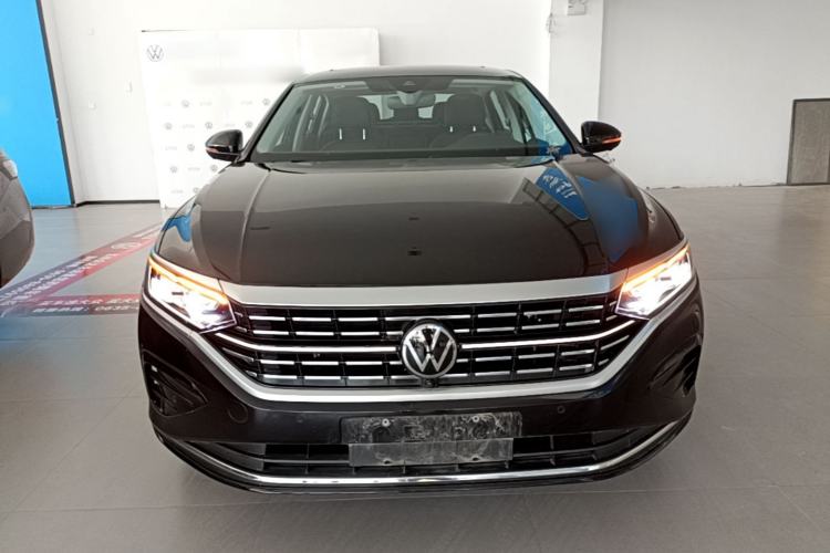 Used Volkswagen Passat 2025 Outstanding Model 380TSI Dragon Glory Edition Front