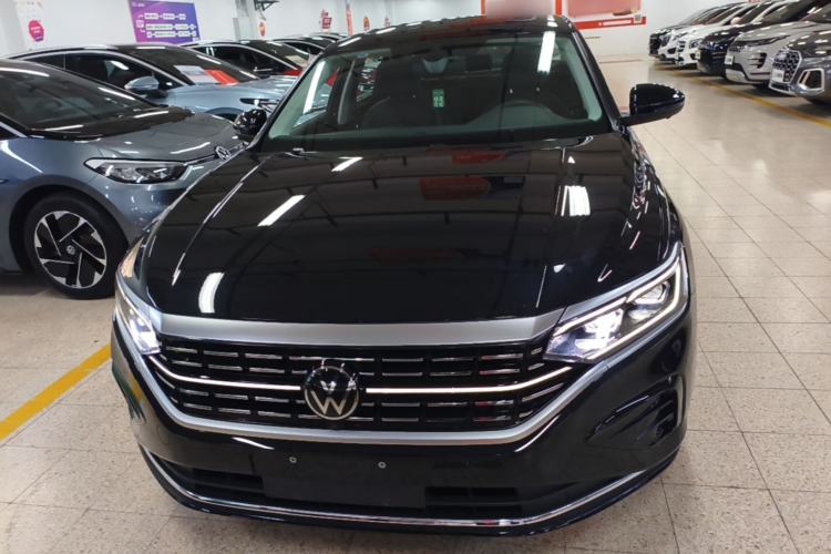 Used Volkswagen Passat 2025 Outstanding Model 380TSI Dragon Glory Edition Front