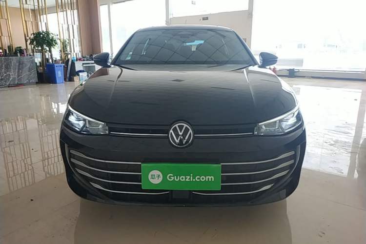 Used Volkswagen Passat 2025 Pro 380TSI Dragon Glory Edition Front