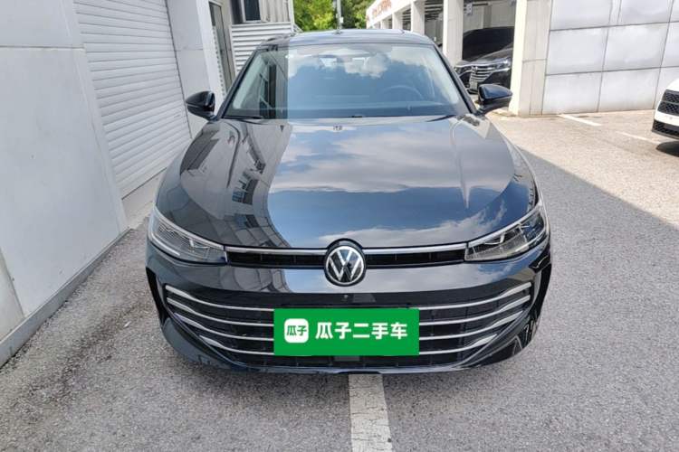 Used Volkswagen Passat 2025 Pro 380TSI Dragon Supreme Edition Front