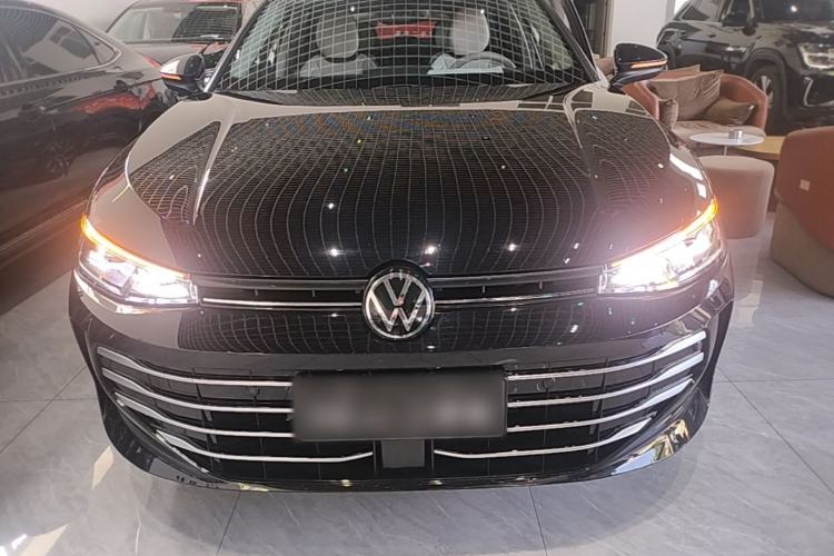 Used Volkswagen Passat 2025 Pro 380TSI Dragon Glory Edition Front